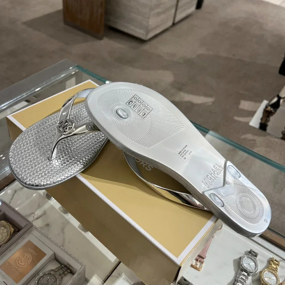 Jet Set Metallic PVC Flip-Flop size7 - Picture 2 of 9